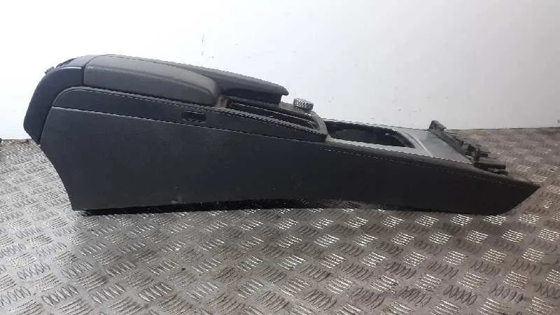 Apoyabrazos Central para Mercedes-Benz Clase C (W204) Familiar