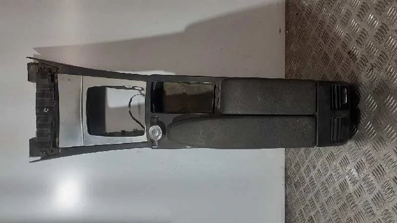 Apoyabrazos Central para Mercedes-Benz Clase C (W204) Familiar