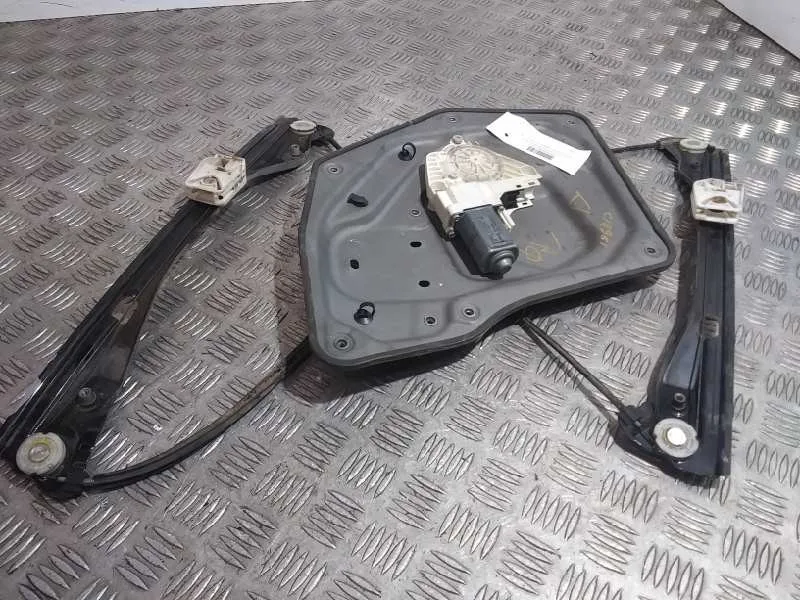 Elevalunas Delantero Izquierdo para Skoda Superb Combi (3T5)