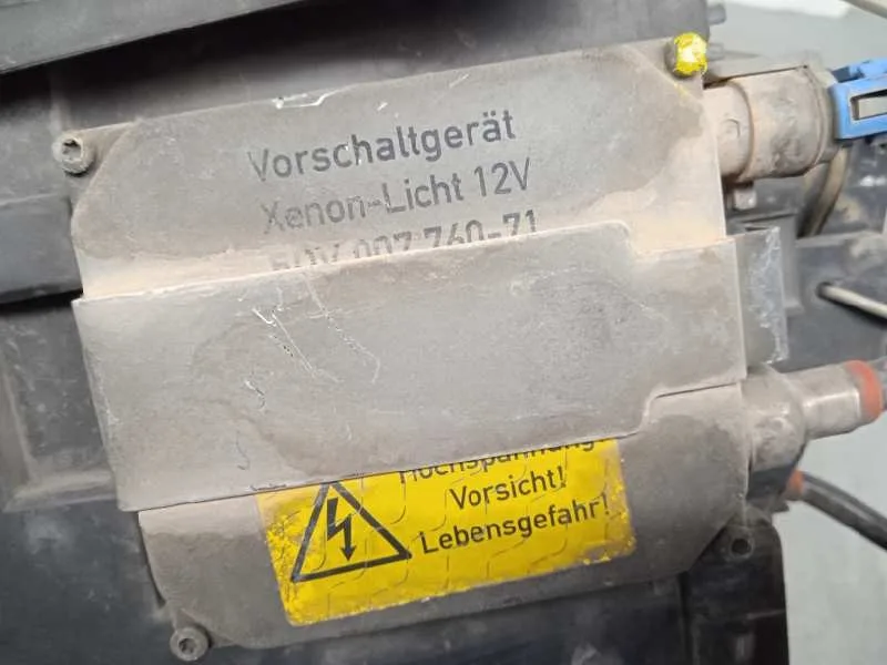 Faro Izquierdo para Audi A6 Berlina (4B2)