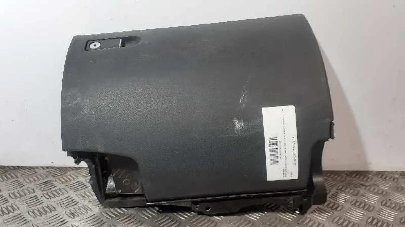 Guantera para Mercedes-Benz Clase C (W204) Familiar