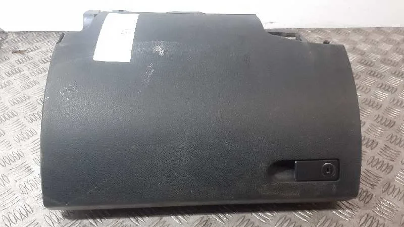 Guantera para Mercedes-Benz Clase C (W204) Familiar