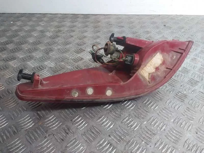 Piloto Trasero Derecho para Peugeot 607 (S1)