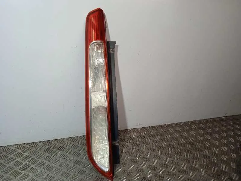 Piloto Trasero Izquierdo para Ford Focus Lim. (Cb4)