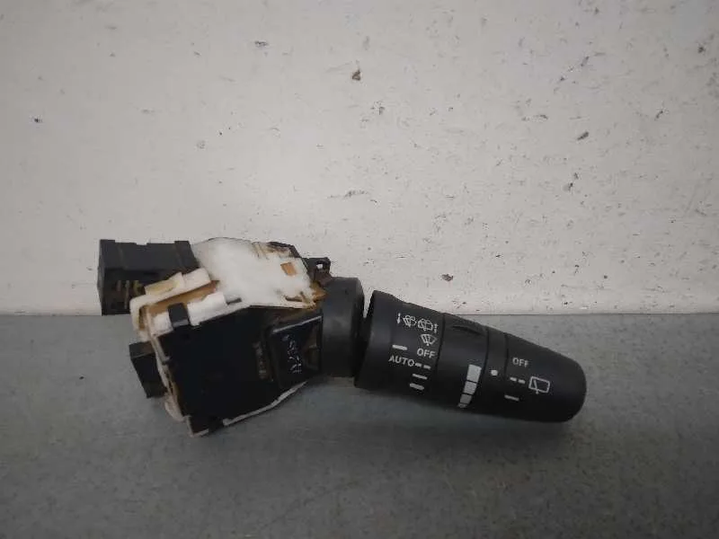 Mando Limpia para Nissan Nv 200 (M20)