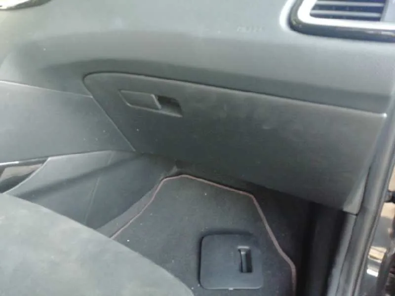 Guantera para Kia Ceed