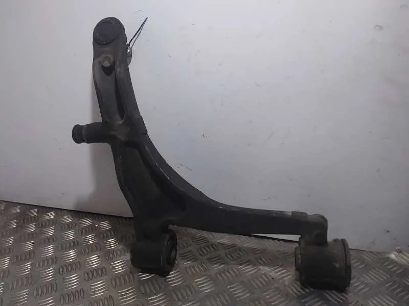 Brazo Suspension Inferior Delantero Izquierdo para Nissan Interstar Mod. 04 (X70)