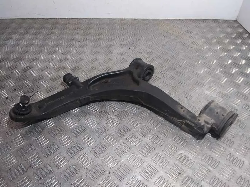 Brazo Suspension Inferior Delantero Izquierdo para Nissan Interstar Mod. 04 (X70)