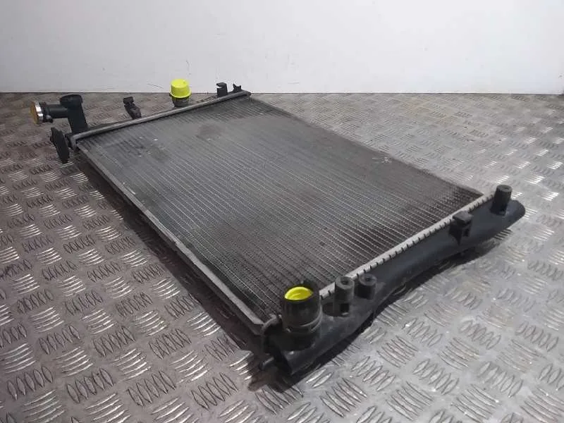 Radiador Agua para Mitsubishi Colt Cabrio Czc