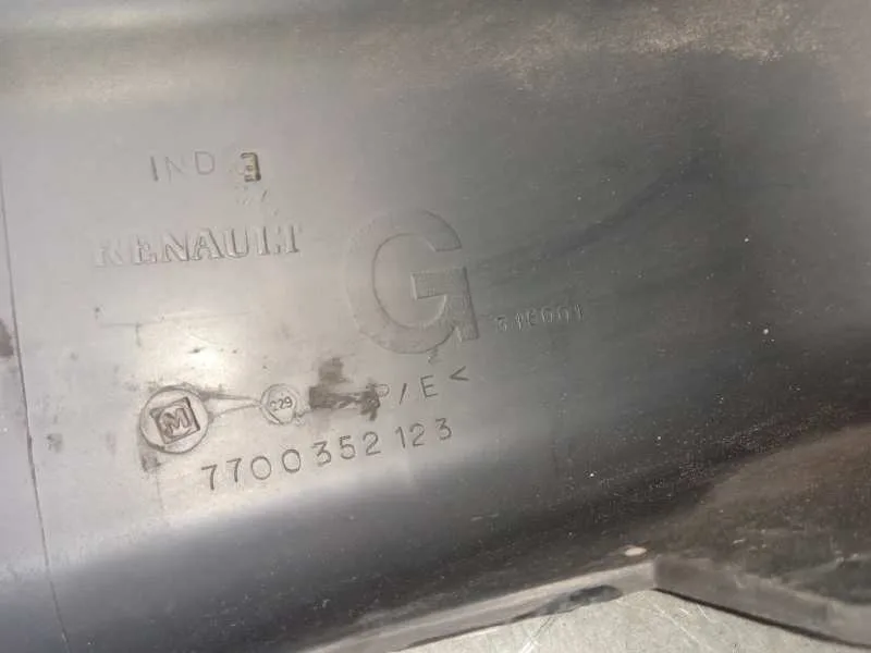 Puntera Paragolpes Trasera Izquierda para Nissan Interstar Mod. 04 (X70)