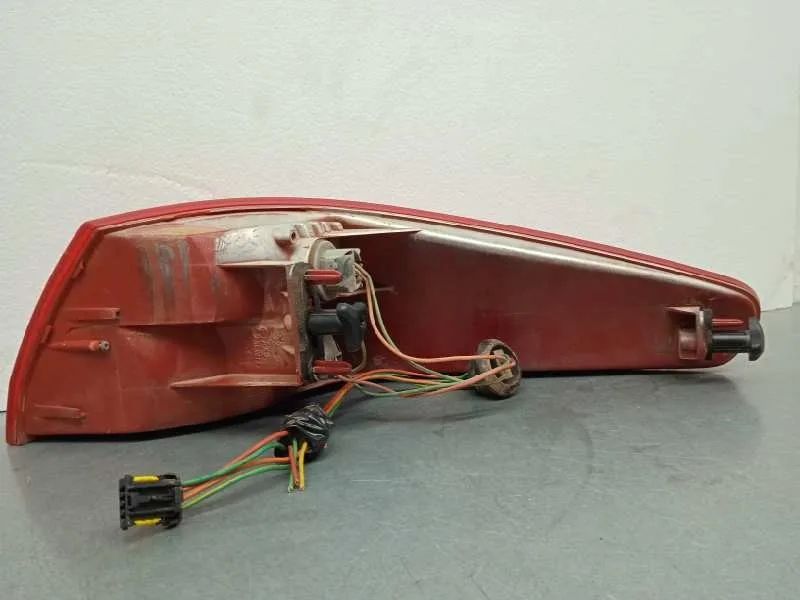 Piloto Trasero Izquierdo para Peugeot 607 (S1)