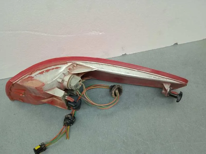Piloto Trasero Izquierdo para Peugeot 607 (S1)