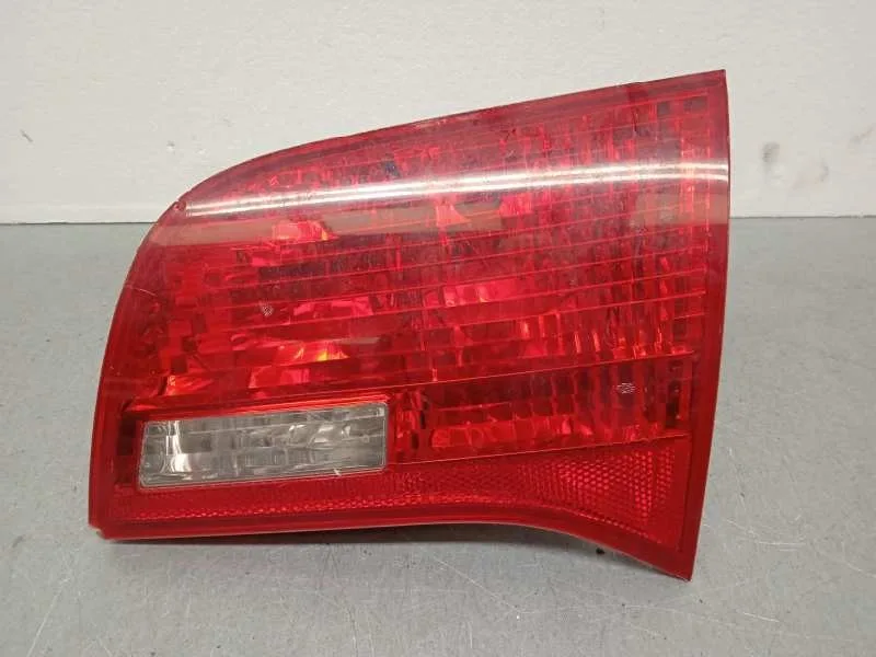 Piloto Trasero Derecho Interior para Audi A6 Avant (4F5)