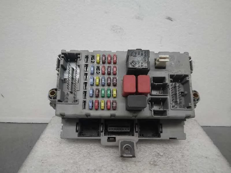 Caja Reles / Fusibles para Fiat Doblo (119)