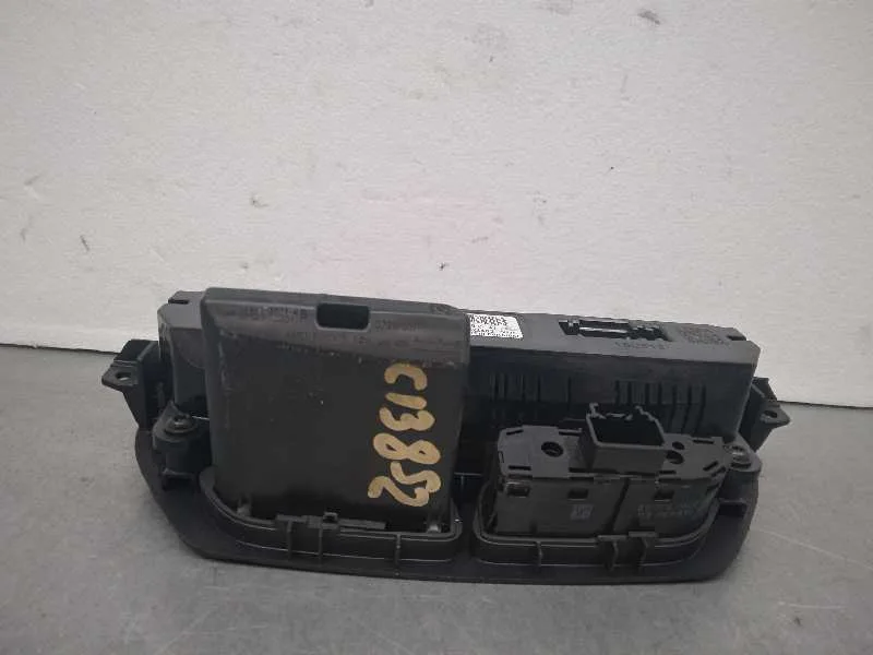 Mando Climatizador para Ford Kuga (Cbs)