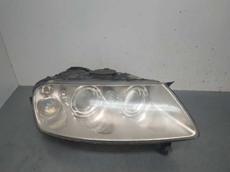 Faro Derecho para Volkswagen Touareg (7La)