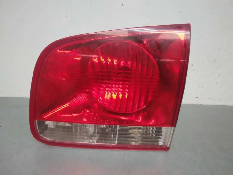 Piloto Trasero Derecho Interior para Volkswagen Touareg (7La)