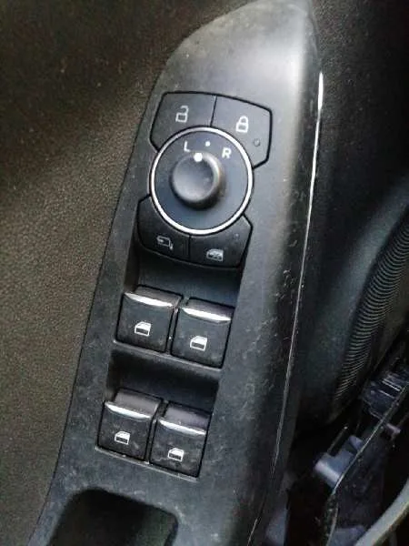 Mando Elevalunas Delantero Izquierdo para Ford Puma