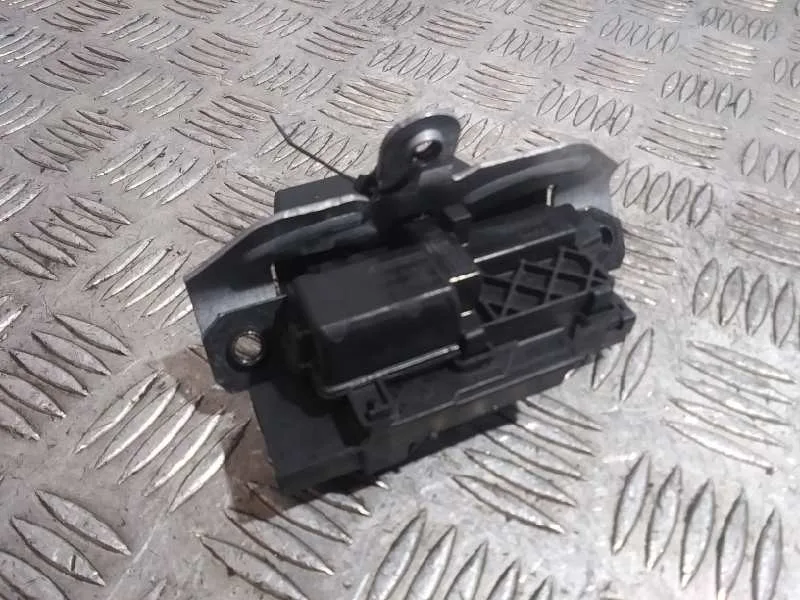 Cerradura Maletero / Porton para Ford Puma