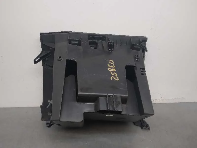 Guantera para Ford Kuga (Cbs)