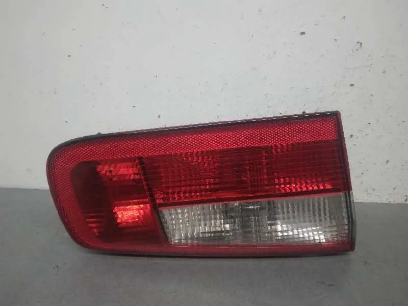 Piloto Trasero Izquierdo Interior para Renault Laguna Ii (Bg0)