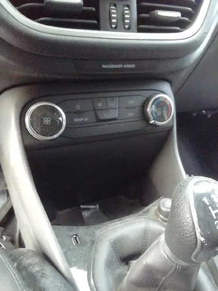 Mando Climatizador para Ford Fiesta (Ce1)