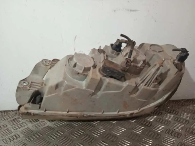 Faro Derecho para Kia Carnival Ii