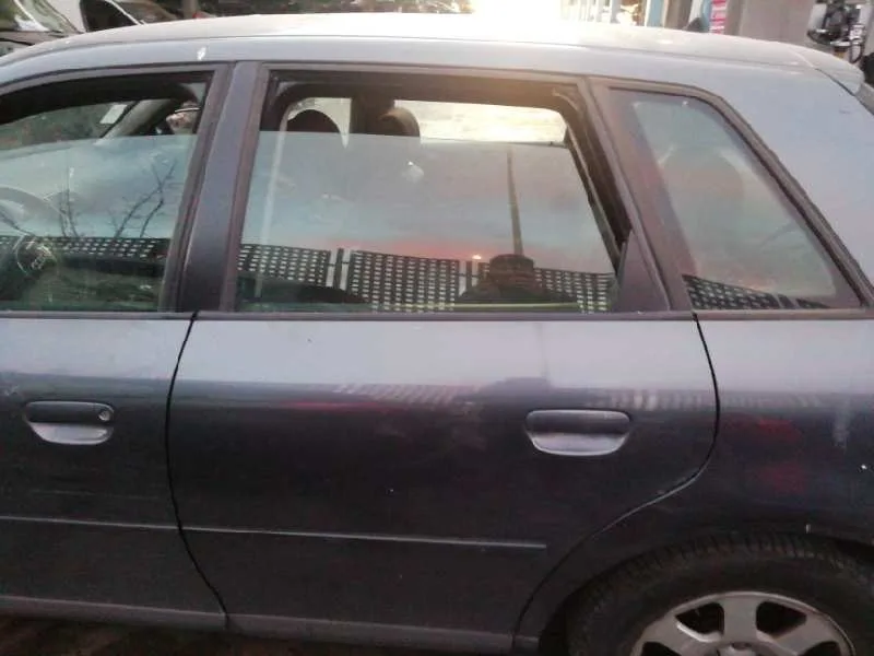 Puerta Trasera Izquierda para Audi A3 (8L)