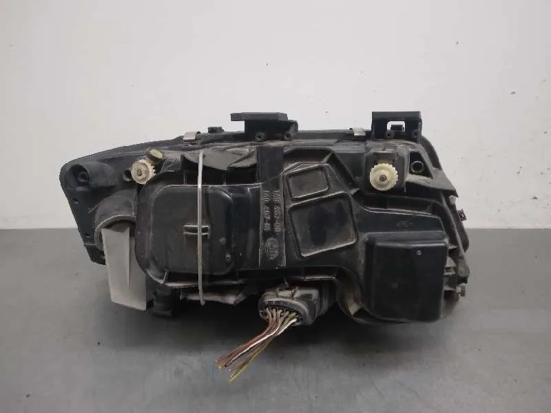 Faro Izquierdo para Audi A6 Berlina (4B2)