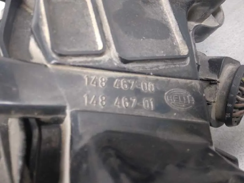 Faro Izquierdo para Audi A6 Berlina (4B2)