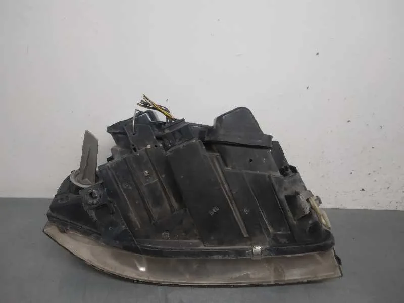 Faro Izquierdo para Audi A6 Berlina (4B2)