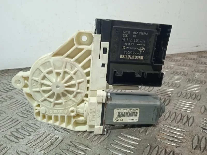 Motor Elevalunas Delantero Derecho para Volkswagen Passat Berlina (3C2)