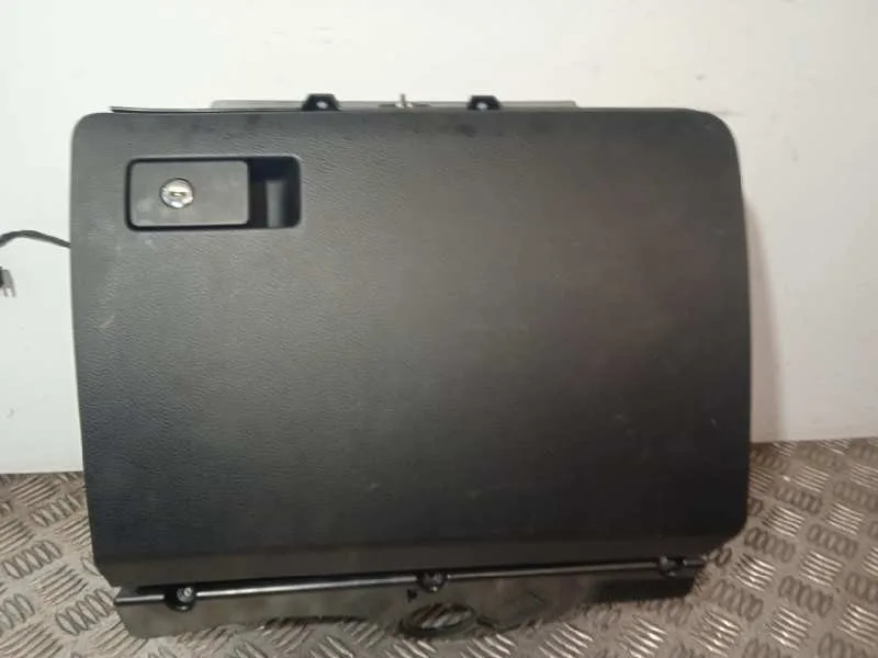 Guantera para Volkswagen Passat Berlina (3C2)