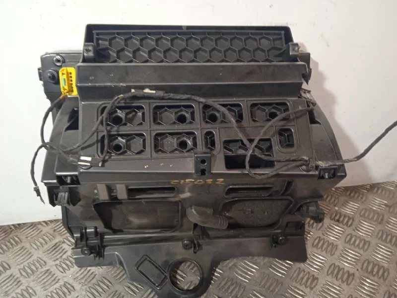 Guantera para Volkswagen Passat Berlina (3C2)