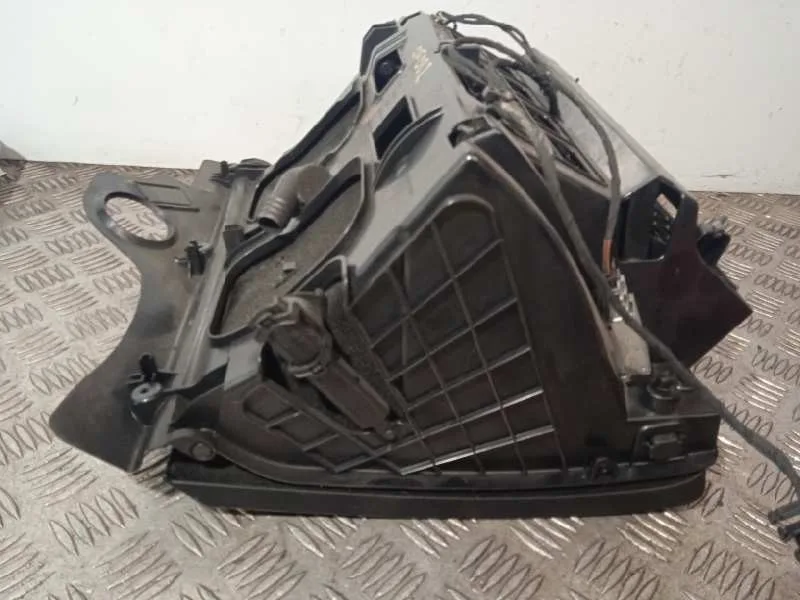 Guantera para Volkswagen Passat Berlina (3C2)