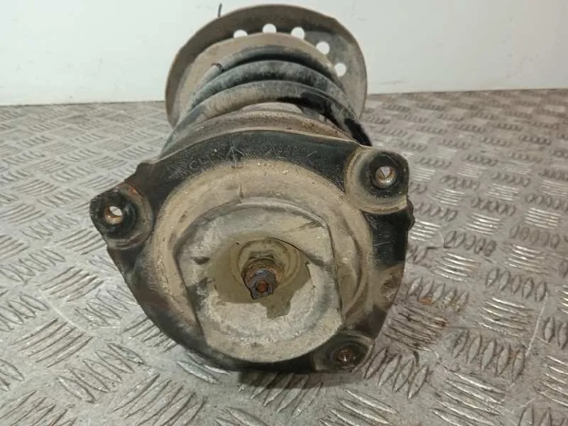 Amortiguador Delantero Izquierdo para Nissan Pulsar (C13)