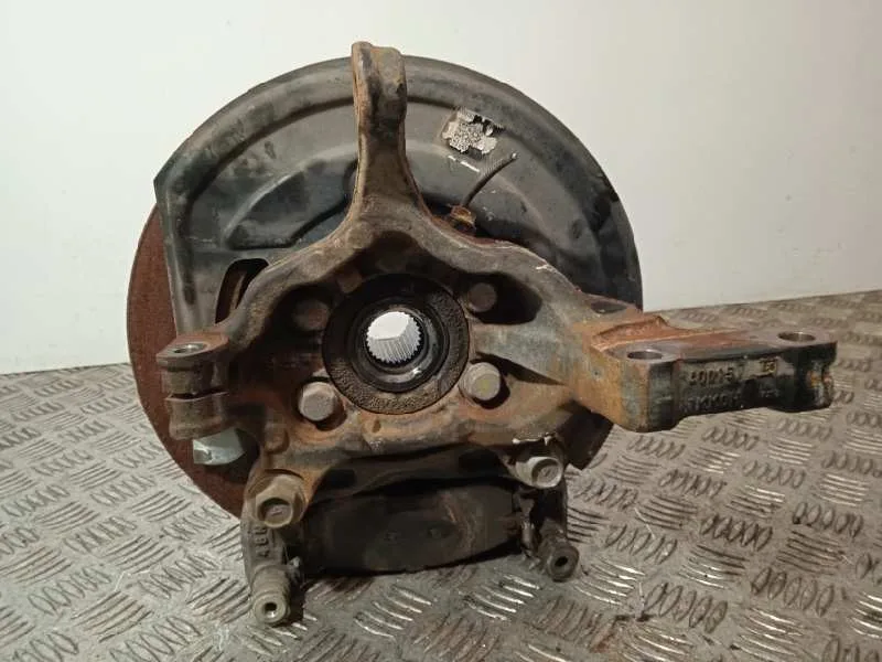 Mangueta Delantera Izquierda para Nissan Pulsar (C13)