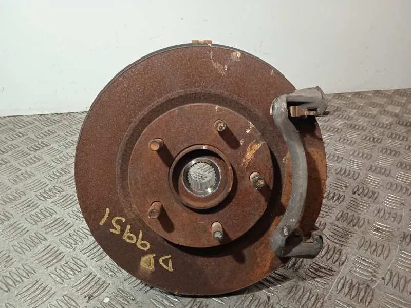 Mangueta Delantera Derecha para Nissan Pulsar (C13)