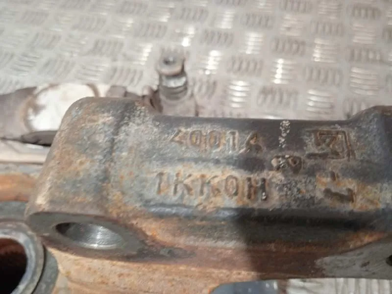 Mangueta Delantera Derecha para Nissan Pulsar (C13)