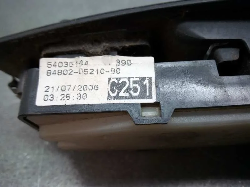 Mando Elevalunas Delantero Izquierdo para Toyota Avensis Wagon (T25)