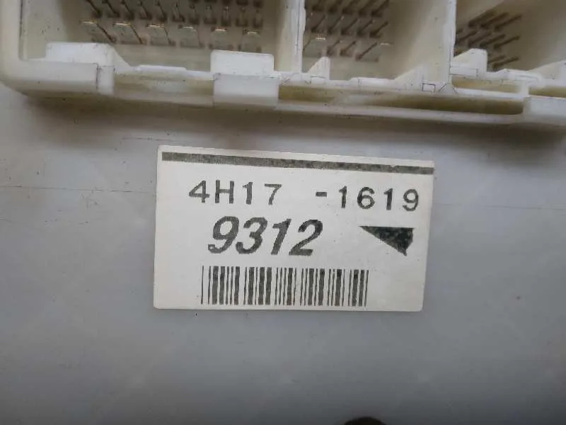 Caja Reles / Fusibles para Toyota Prius (Nhw20)