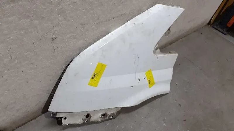 Aleta Delantera Izquierda para Ford Transit Caja Cerrada '06