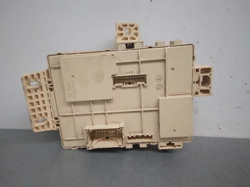 Caja Reles / Fusibles para Kia Pro_Cee'd ( )