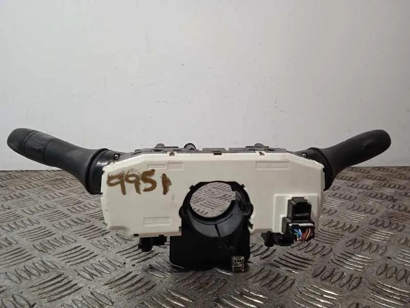 Mando Multifuncion para Nissan Pulsar (C13)