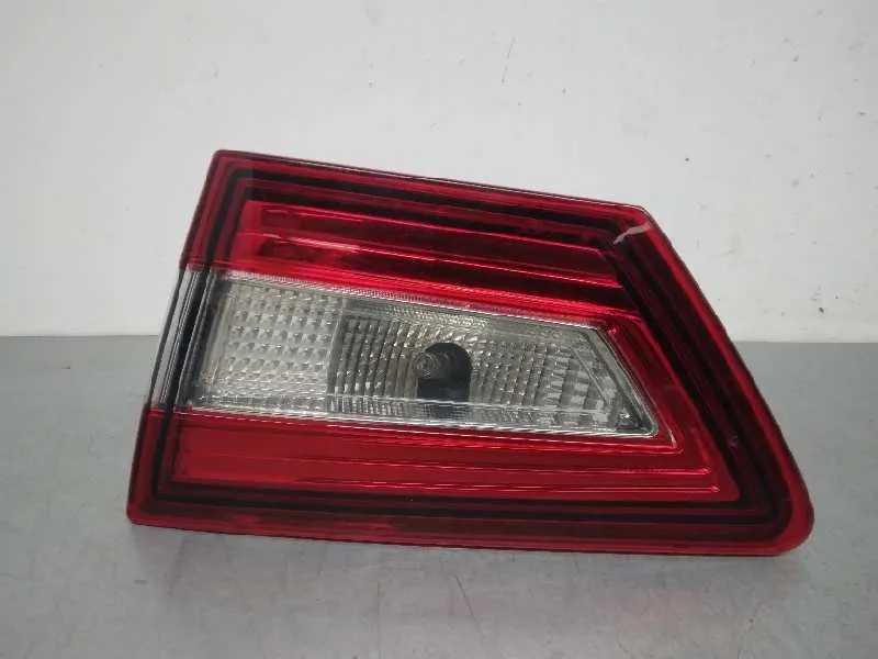 Piloto Trasero Derecho Interior para Renault Clio Iv