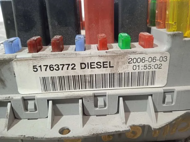 Caja Reles / Fusibles para Fiat Doblo (119)