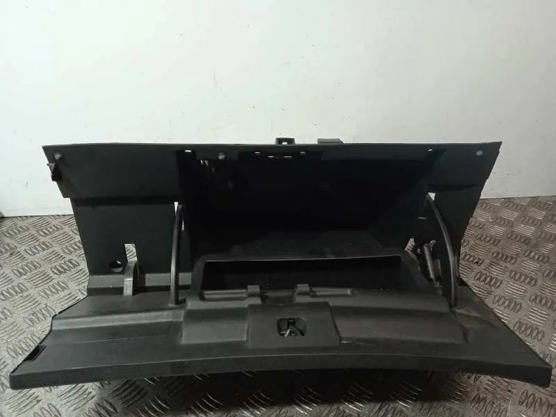 Guantera para Nissan Qashqai (J10)