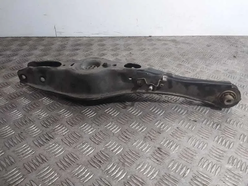 Brazo Suspension Inferior Trasero Izquierdo para Skoda Superb (3V3)
