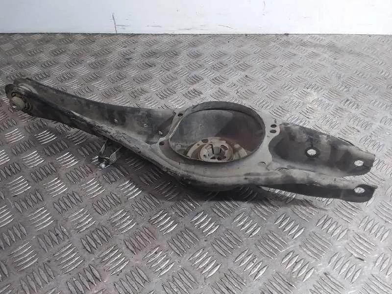 Brazo Suspension Inferior Trasero Izquierdo para Skoda Superb (3V3)