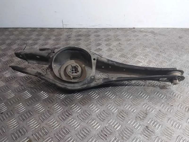 Brazo Suspension Inferior Trasero Derecho para Skoda Superb (3V3)